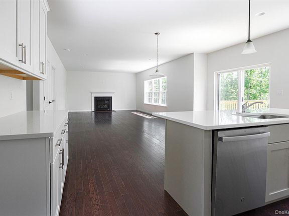 5th image of 2 Merrywood Road