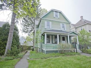 209 Locust St, Holyoke, MA 01040