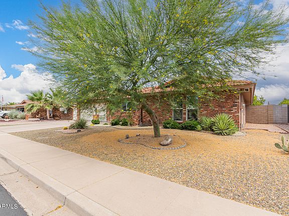 3rd image of 4738 E CRESCENT Avenue