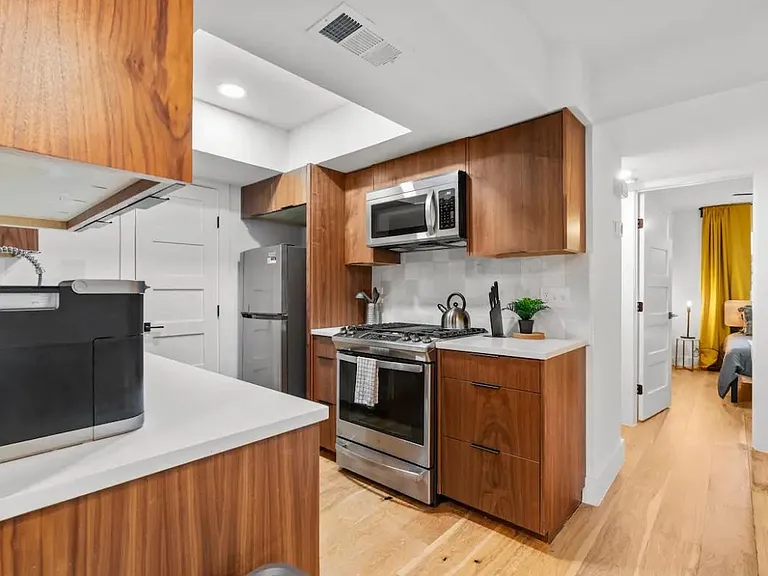 2104 Lamplight Village Cir #B — Photo 8