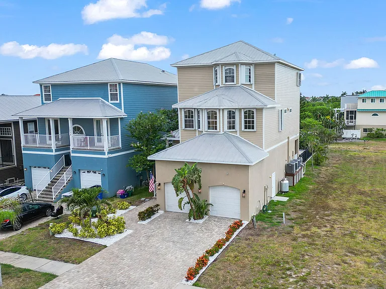 1340 Apollo Beach Blvd S — Photo 39
