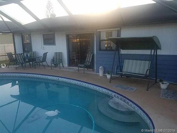 4th image of 1899 SE Sandia Dr