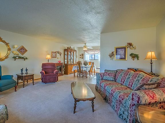4th image of 9316 Las Calabazillas Ave NE