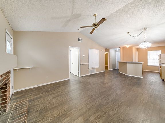 2nd image of 8911 Shadow Wood Ln