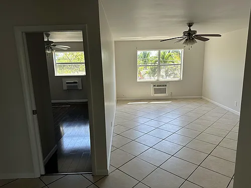 1480 E Sample Rd Photo 1