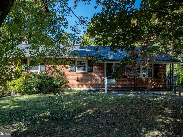 2042 Snydersburg Rd, Westminster, MD 21157