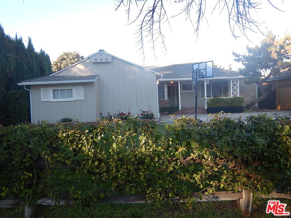 1st image of 17829 Tarzana St