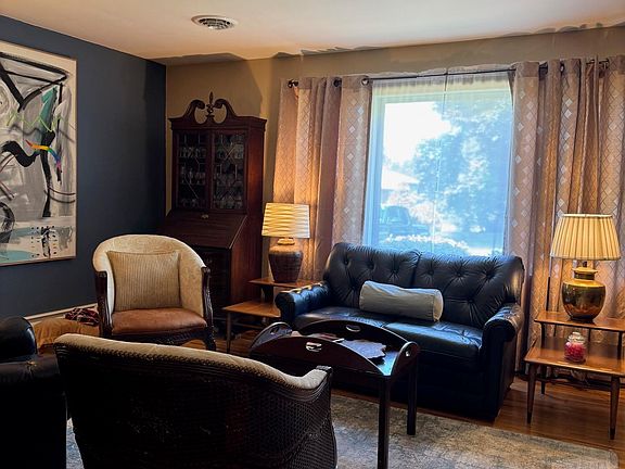 4th image of 247 Verna Rd