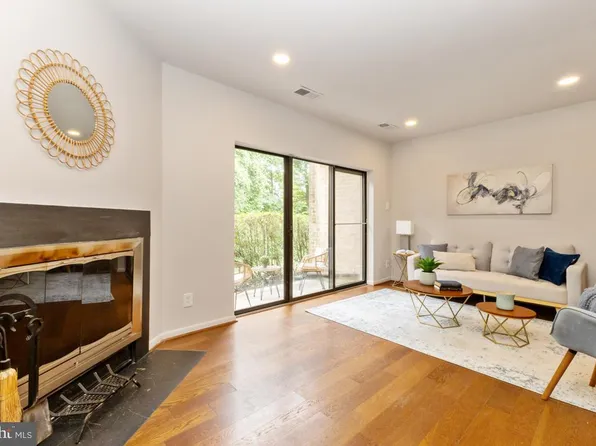 3047 Hawthorne Dr NE #3047, Washington, DC 20017