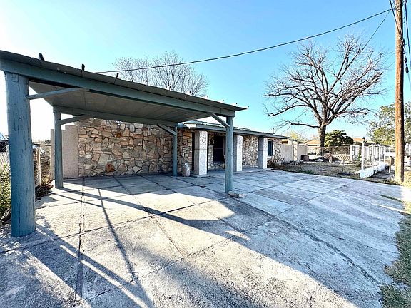 2nd image of 104 Saint Peter St