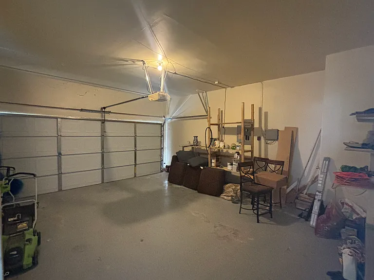 18516 Timber Oaks Dr — Photo 1