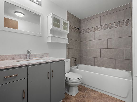3rd image of 639 N University Ave APT 7