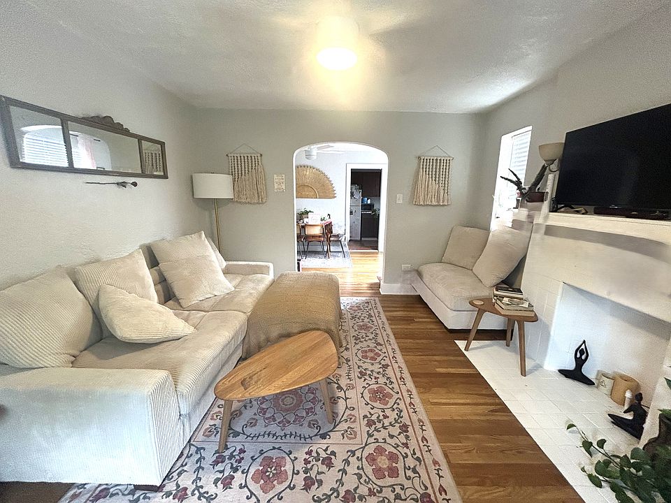 Living Room arch frame into dining room