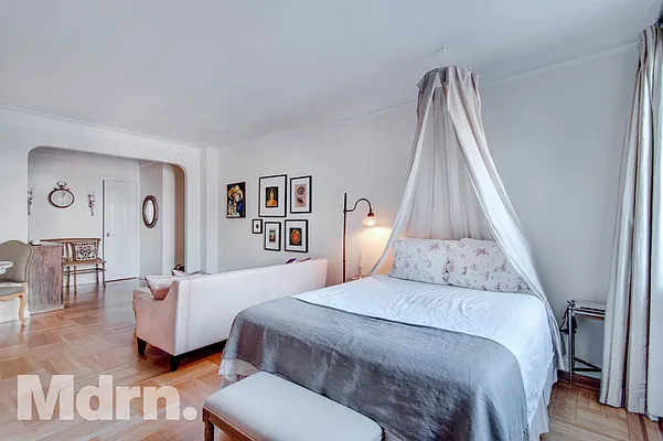 Rented by Mdrn Residential | media 8