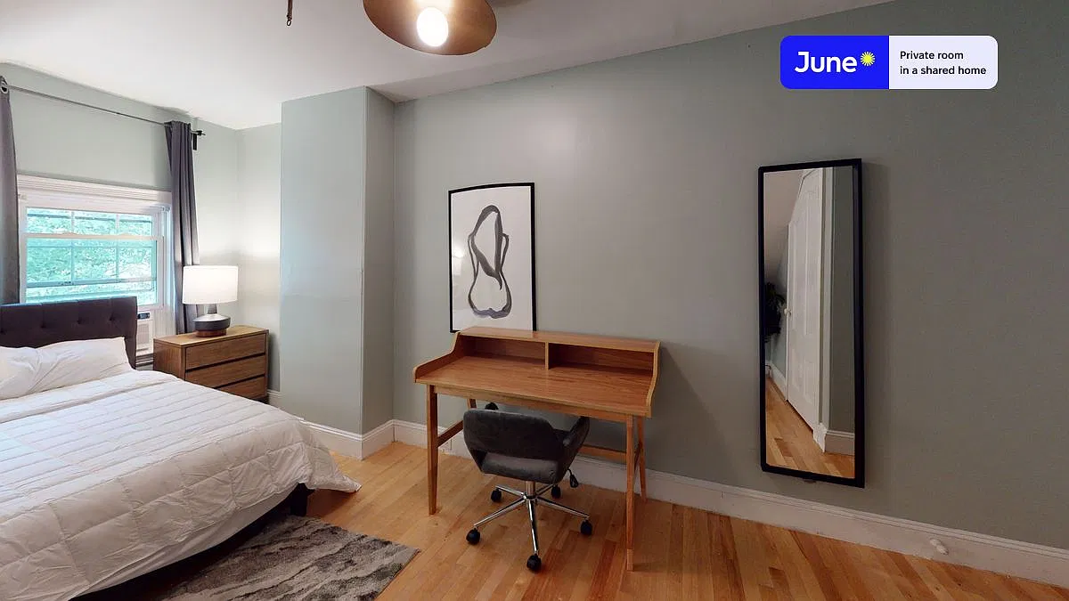 Full bedroom in 7 bed/2.5 bath home in Harvard Square #443 E — Photo 2