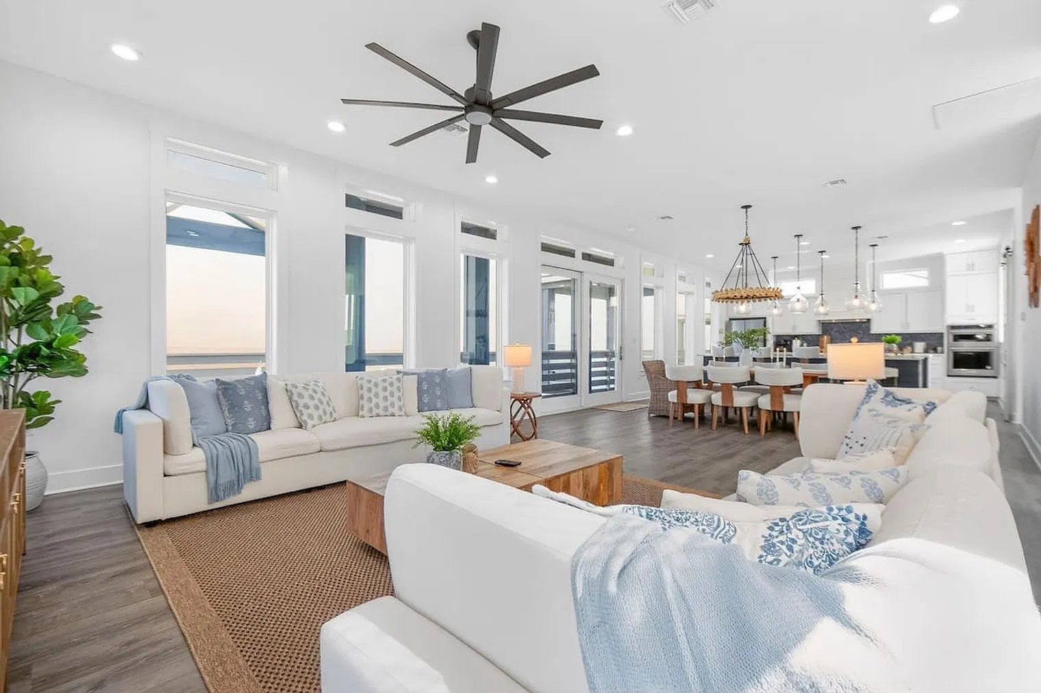 6 bed, 6.0 bath, $18,346 — Photo 1