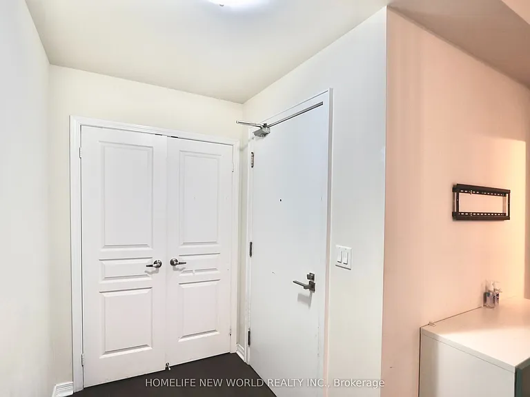 352 Front St W #1517 — Photo 22