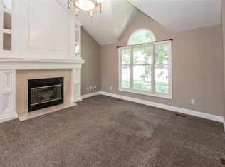 6410 N Amoret Ave, Kansas City, MO 64151