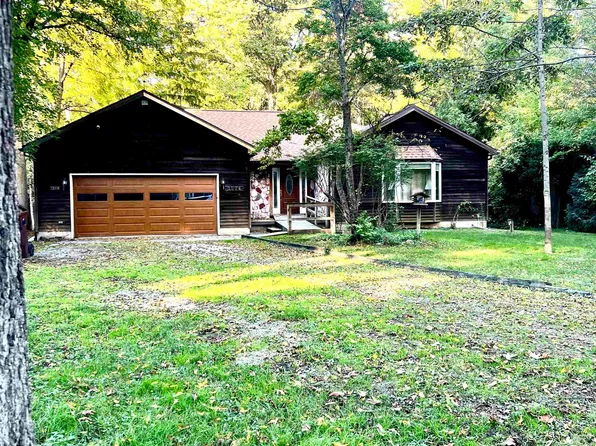 1574 Eaton Dr, Monroe, MI 48162