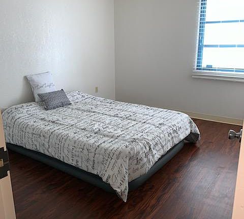 5th image of 860 Halekauwila St APT 1109