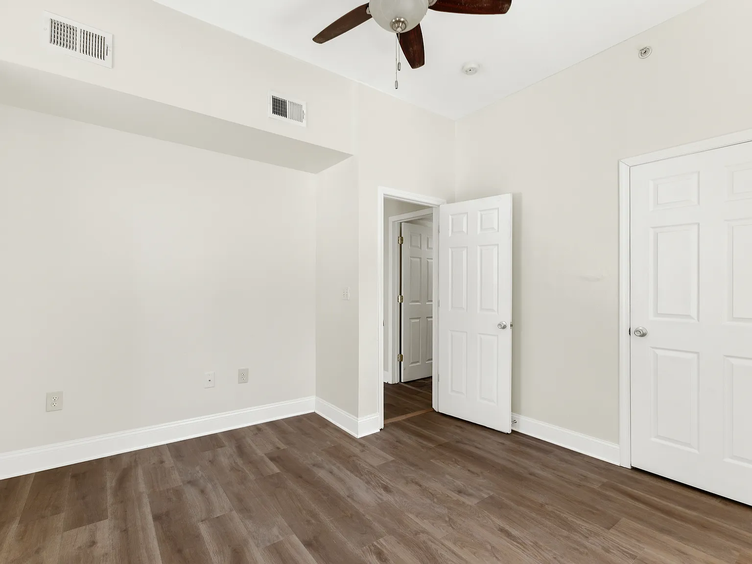 111 Pine St — Photo 1