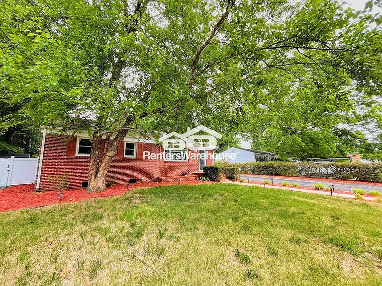 531 Pagewood Dr — Photo 3