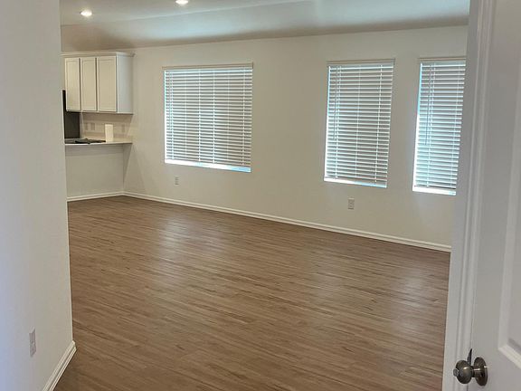 4th image of 1954 Foxtail Creek Ct