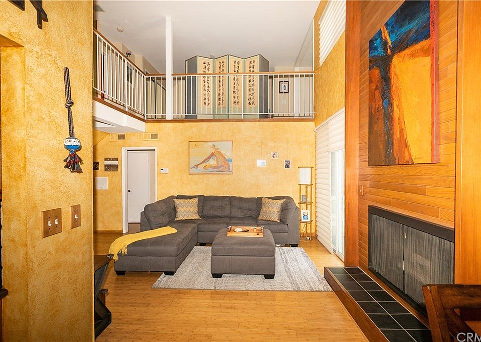 1st image of 570 W Stocker St Unit 310