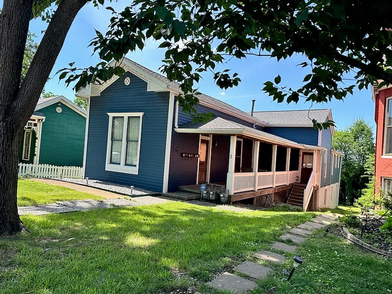 919 Russell St #3