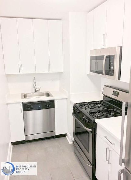 2nd image of 160 W 73rd St APT 6J