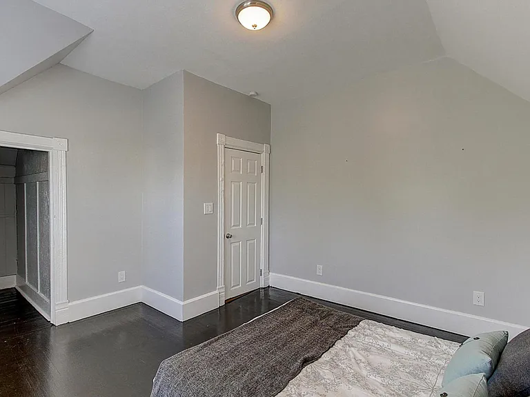 504 W 8the Ave — Photo 7