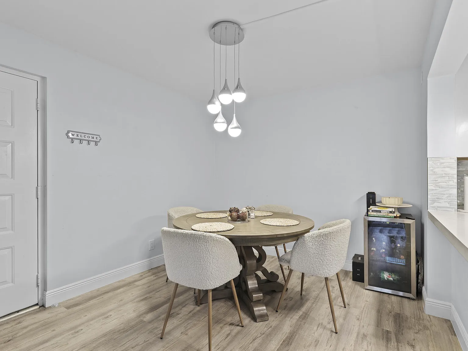 2 bed, 2.0 bath, 1005 sqft, $2,350 — Photo 4