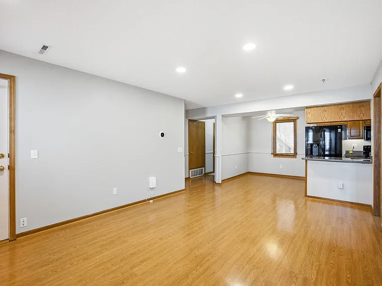 401 SE Lowell Dr #4 — Photo 5