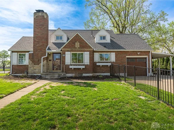 102 Canterbury Dr, Dayton, OH 45429