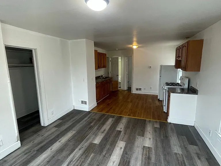 1201 Hagerer St. (4 Unit) — Photo 8