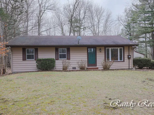 9270 Cleveland St, Nunica, MI 49448