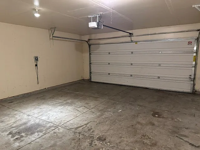 320 S Holly St — Photo 15