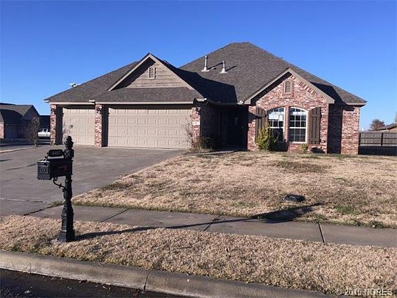 3rd image of 4457 Pecan Cir
