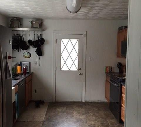 5th image of 329 Grenfell Ave
