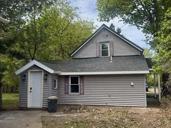 720 Spring St, Ishpeming, MI 49849