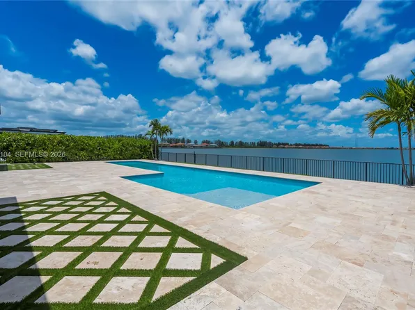 12435 S Parkland Bay Trl, Parkland, FL 33076