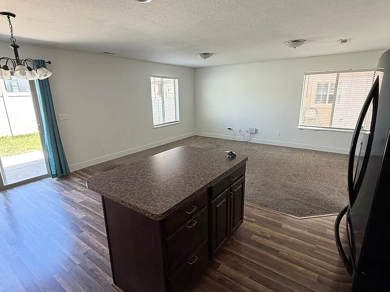 4 Arnold Dr — Photo 11