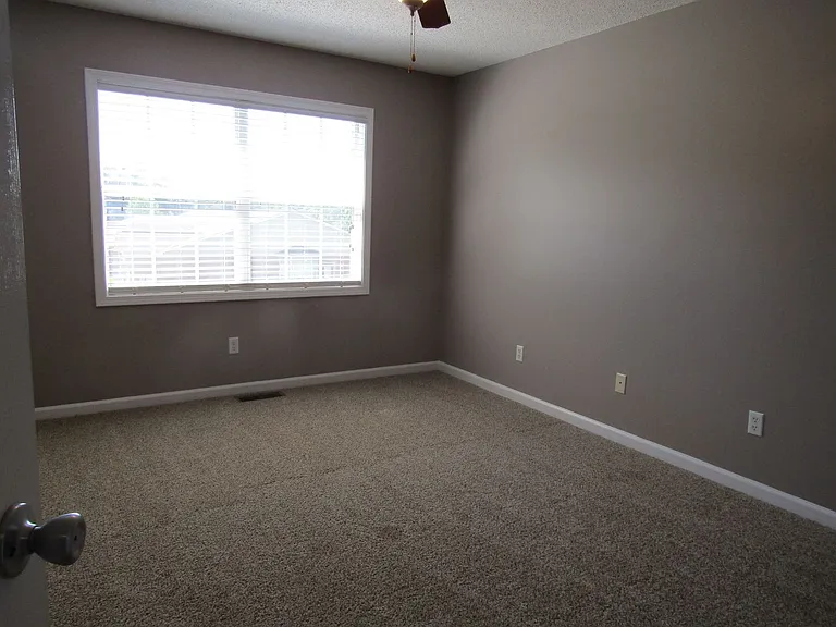 158 Woodmere Dr — Photo 8