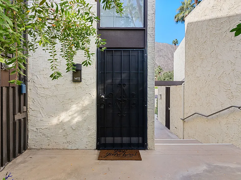 1472 S Camino Real — Photo 3