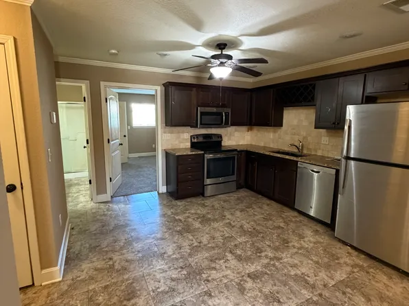 4336 NE 83rd St, Kansas City, MO 64119