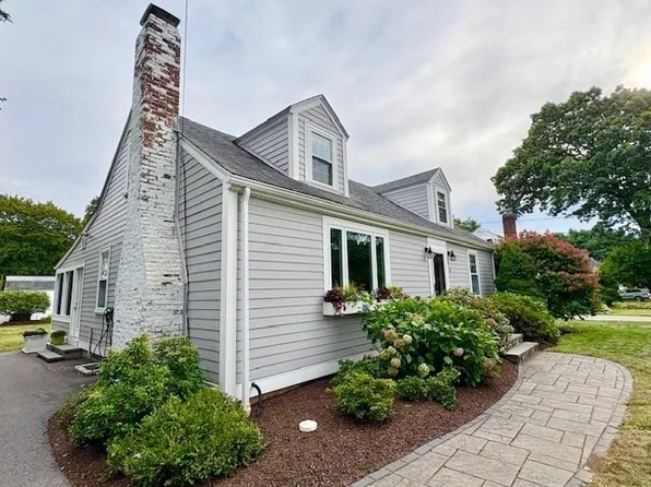 20 Magnolia St, Framingham, MA 01701