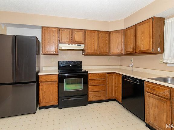5th image of 47 Clinton Hill Dr