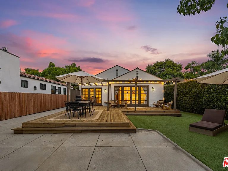 6537 Moore Dr — Photo 41