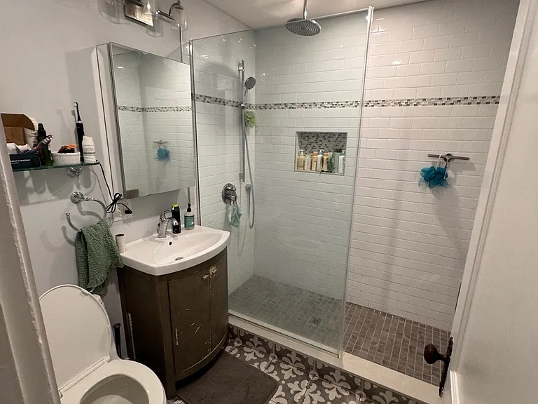 386 Riverway #6 — Photo 4