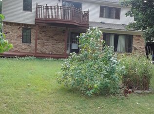 1672 Highland Park Dr, Highland, MI 48356